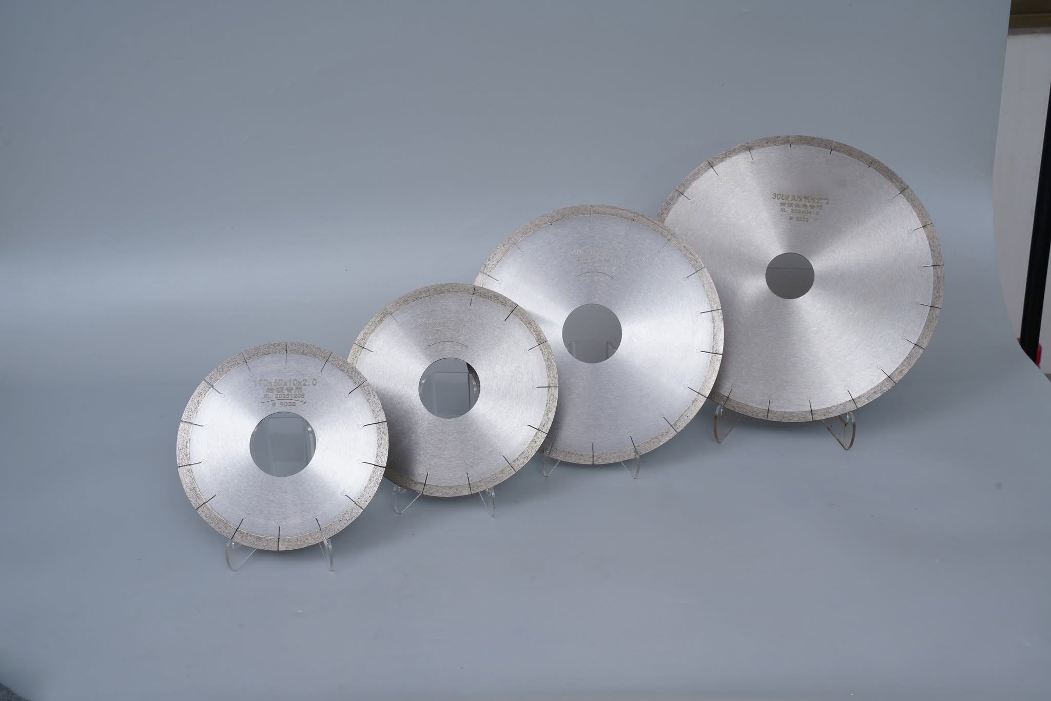 Segment ceramic saw blade