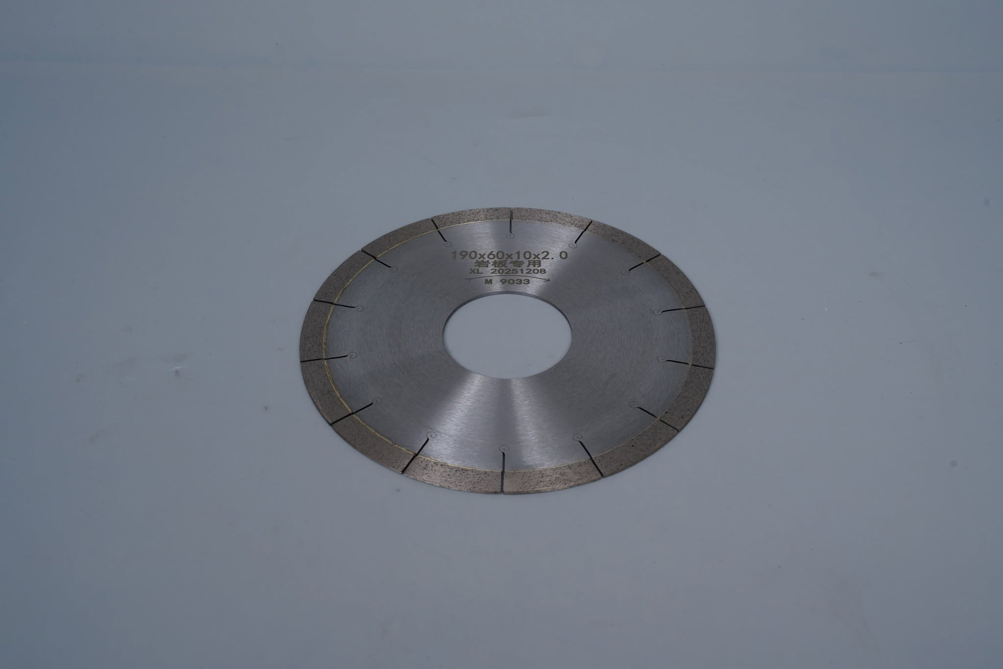 Sintered stone saw blade